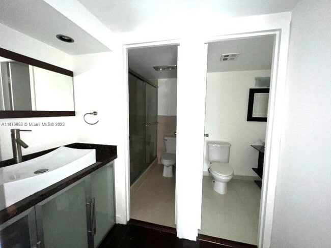 Foto del edificio - 3675 N Country Club Dr