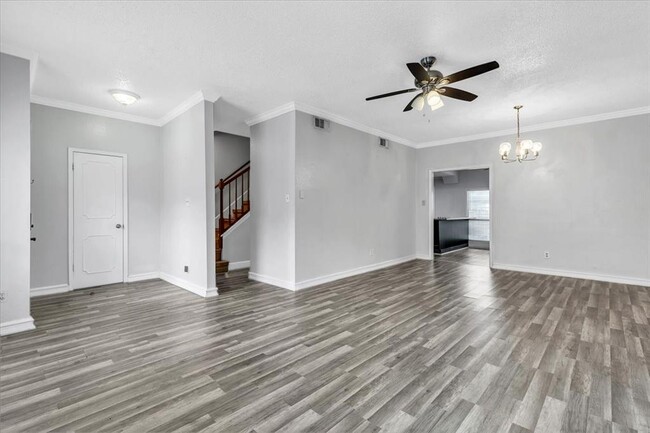 Building Photo - 7700 Creekbend Dr