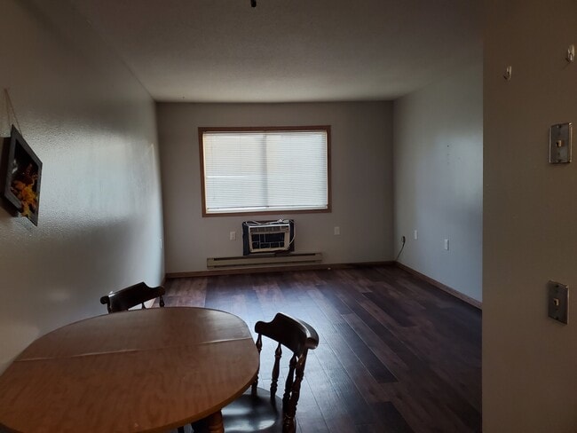 Livingroom - 103 1st St NW