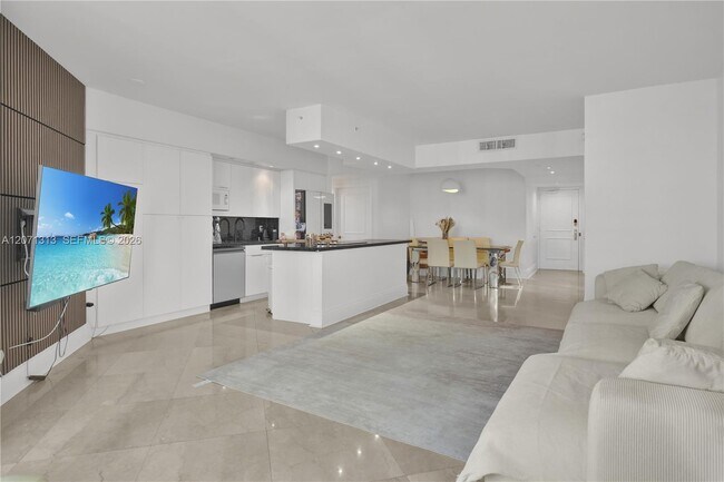 Building Photo - 4775 Collins Ave