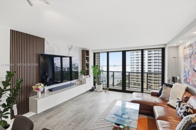 Building Photo - 600 NE 36th St