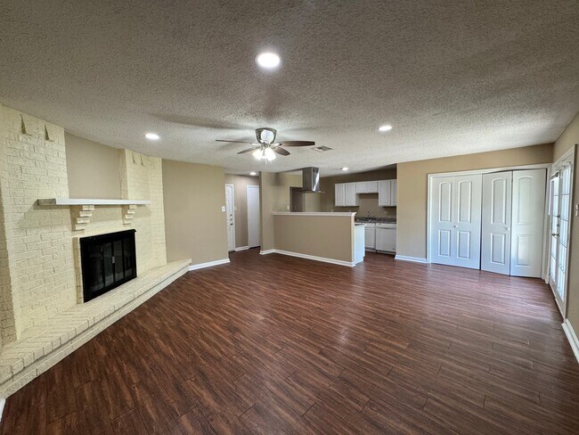 Foto del edificio - 17519 Poppy Trails Ln