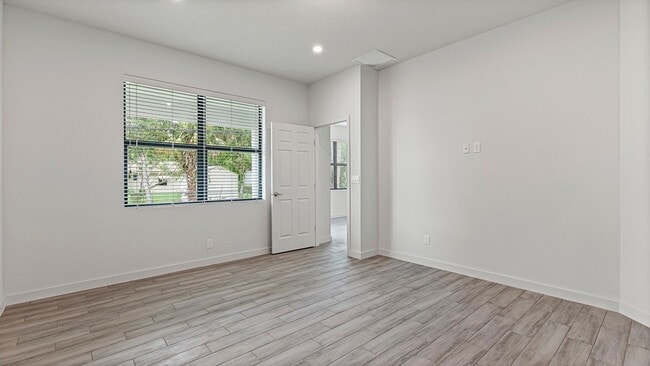 Building Photo - 7704 Pacific Ave