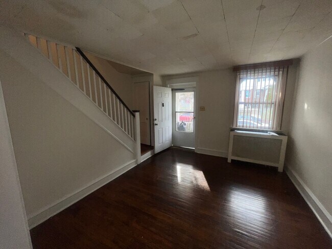 Foto del edificio - Classic Two Bedroom Townhome w/ Optional 3...
