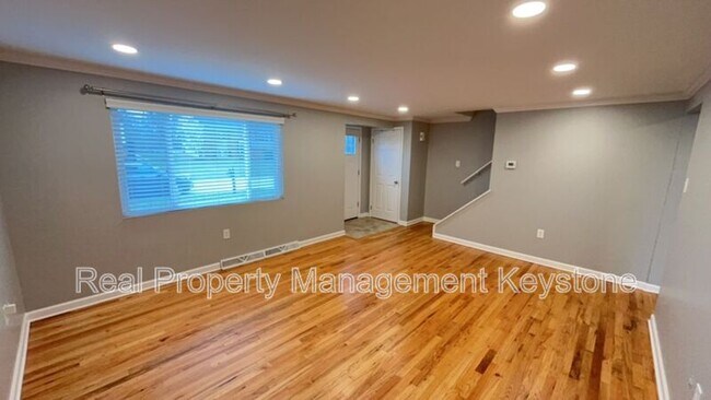 Foto del edificio - 575 Sautter Dr