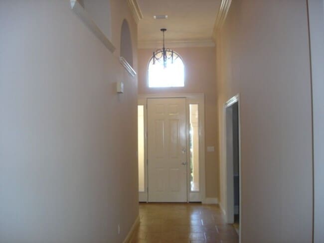 Building Photo - Stylish Boutique Home on Avalon