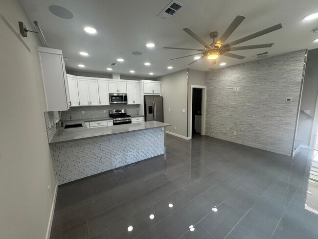 Building Photo - 1550 Murdell Ln