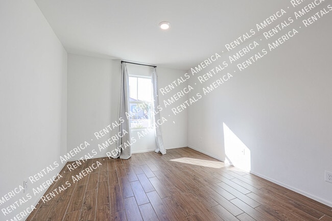 Building Photo - 12620 W Glenn Dr