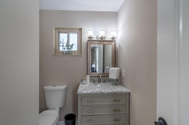 Baño principal - 5536 Central College Rd