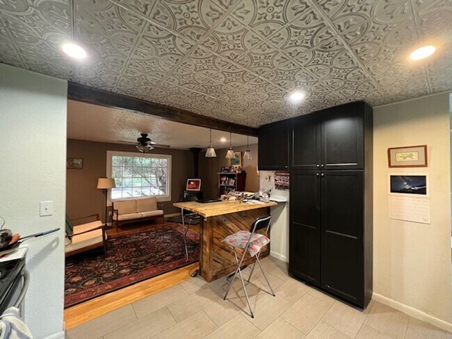 Building Photo - 2 Bed 2 Bath Ranch in Boulder