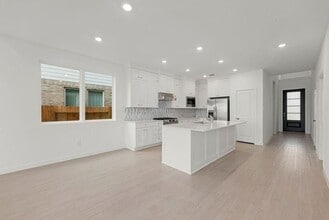 Building Photo - 6411 Symphony Wave Dr