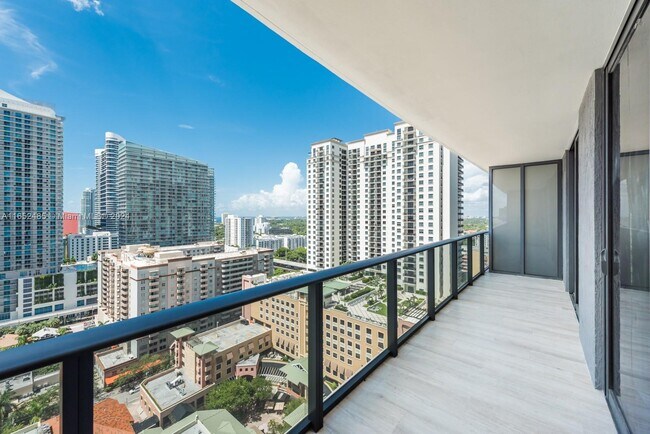 Foto del edificio - 45 SW 9th St