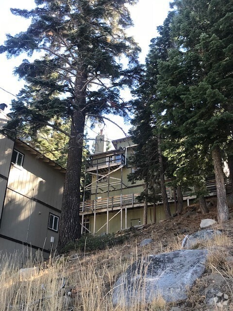 Building Photo - 723 Gary Ln