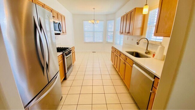 Building Photo - 591 Bridle Ct
