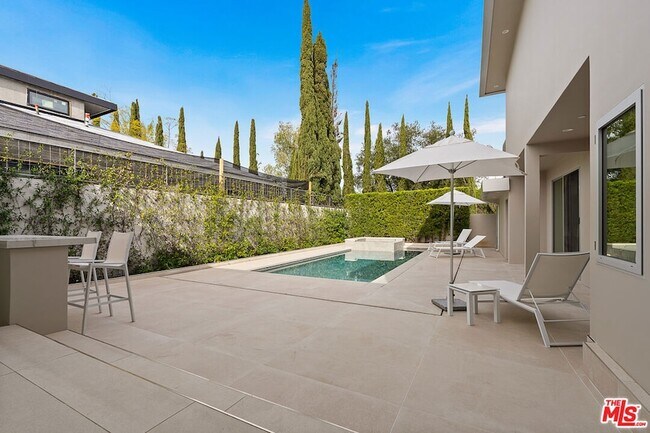 Foto del edificio - 2189 Summitridge Dr