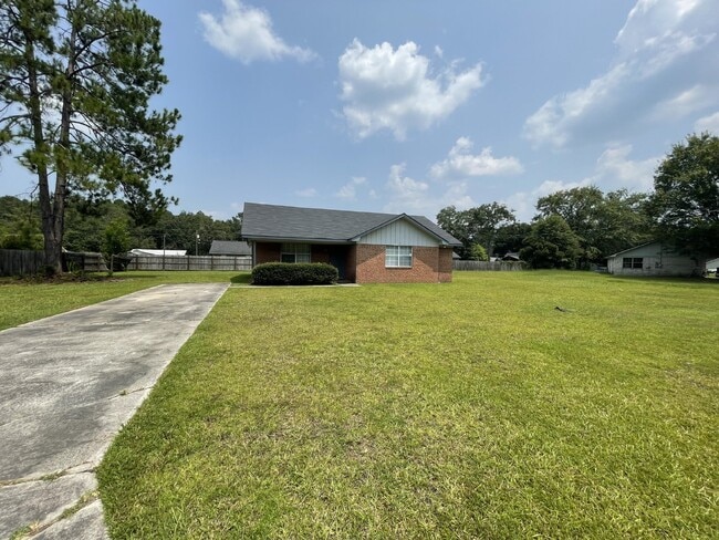 Building Photo - House for Rent