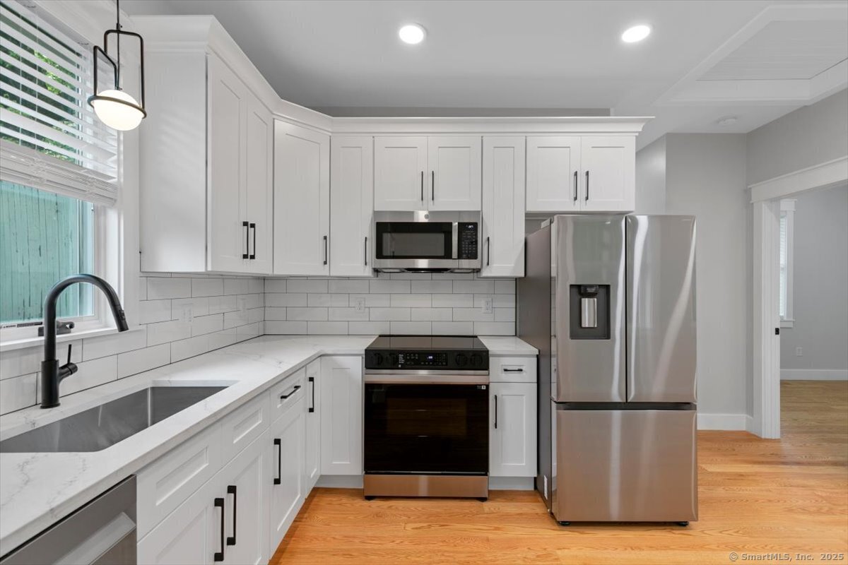 Foto principal - 245 Dwight St