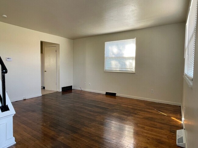 Foto del edificio - 4105 Sullivant Ave