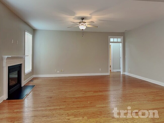 Foto del edificio - 448 Big Willow Way