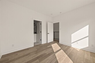 Building Photo - 2475 Carmel St