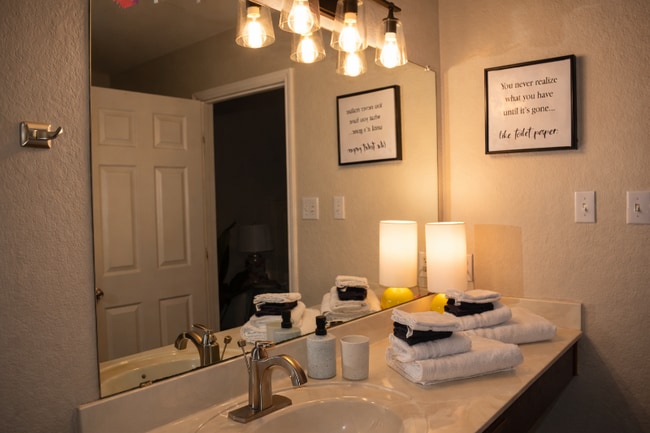 Building Photo - 619 Starlight Dr