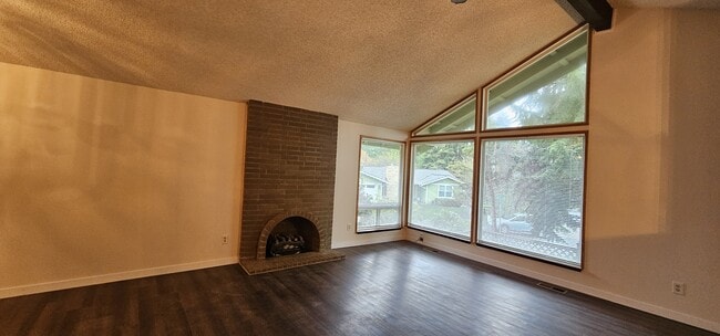 Building Photo - 8910 NE 144th Pl