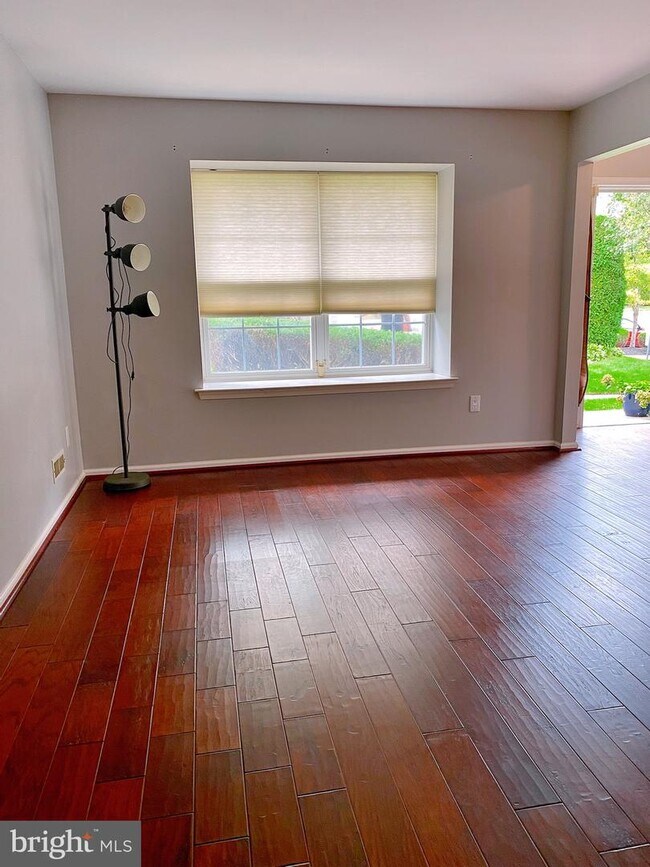 Building Photo - 1104 Coventry Way