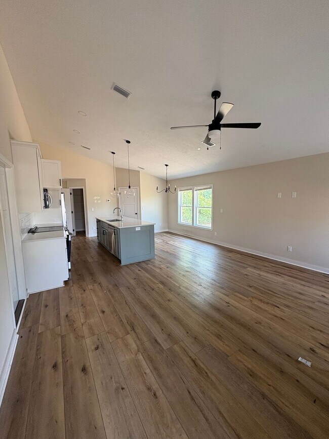Foto del edificio - 3b/2Bth Home