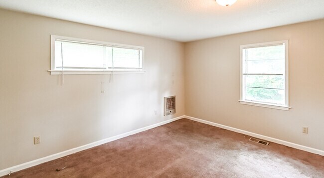 Building Photo - 1481 E Holmes Rd