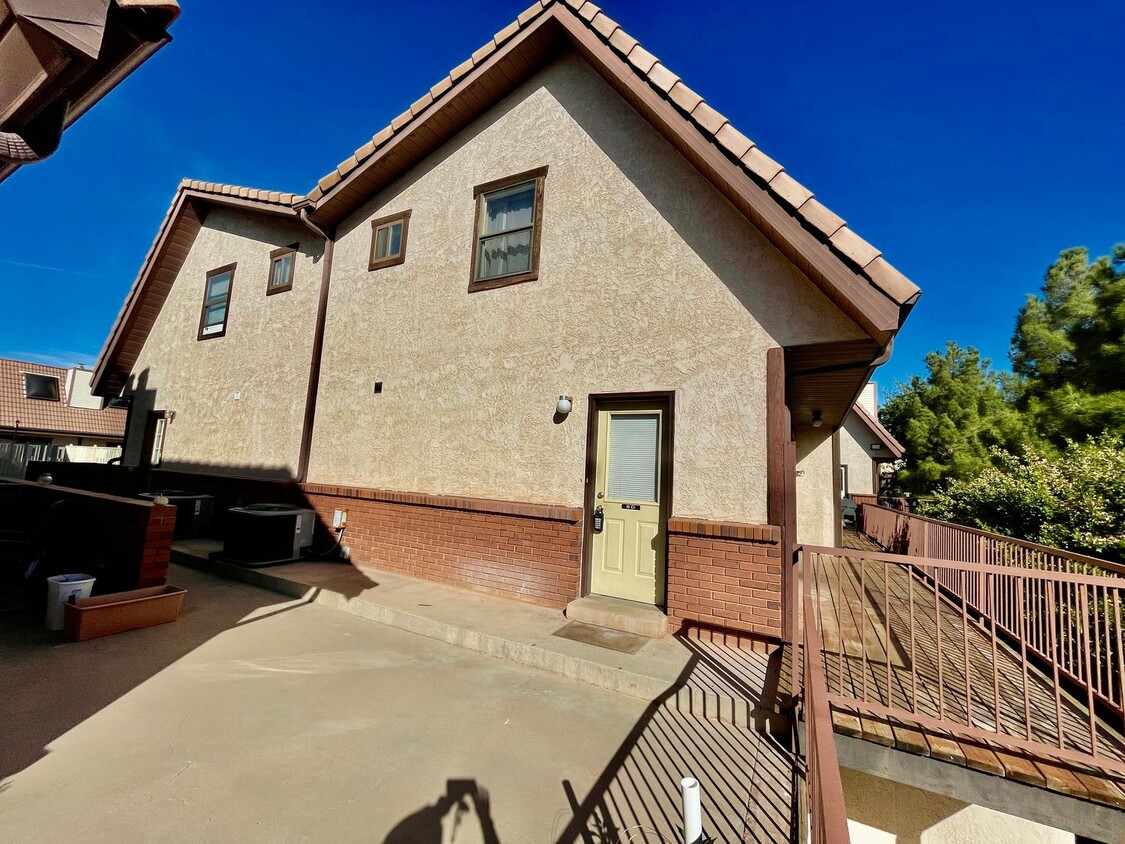 Primary Photo - Updated 3-BR Tri-Level Townhome with Walk-...