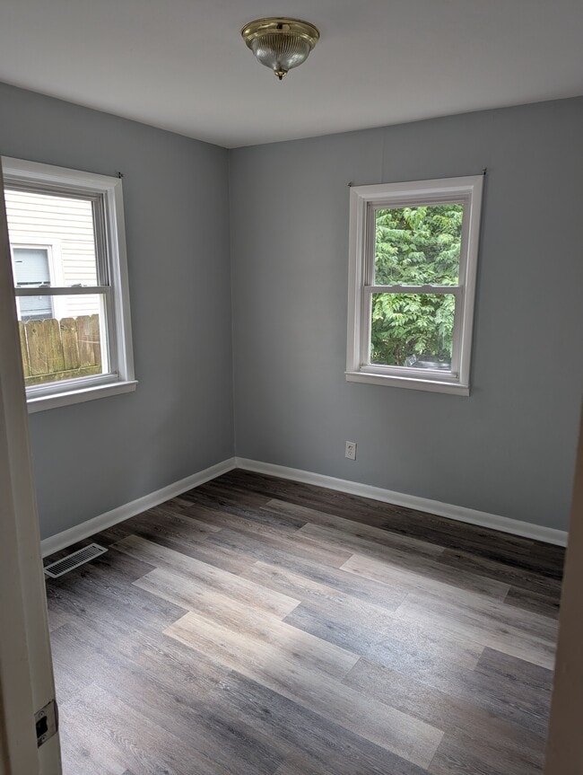 Building Photo - 2917 Haig Ave