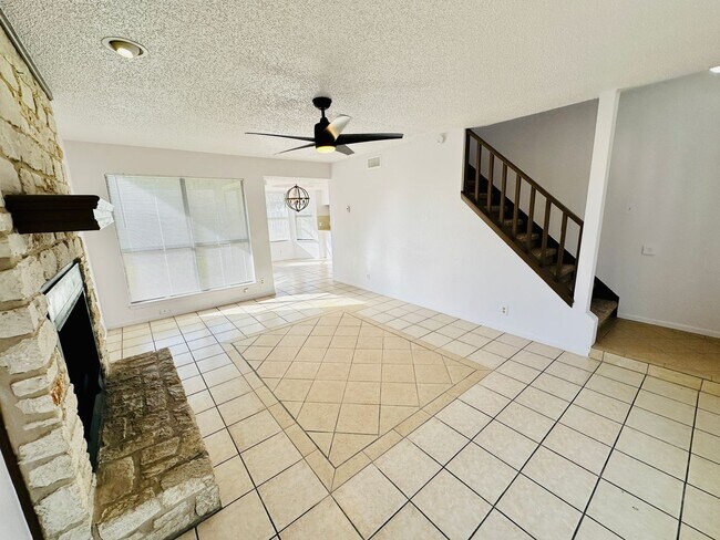 Building Photo - 152 RIDGE