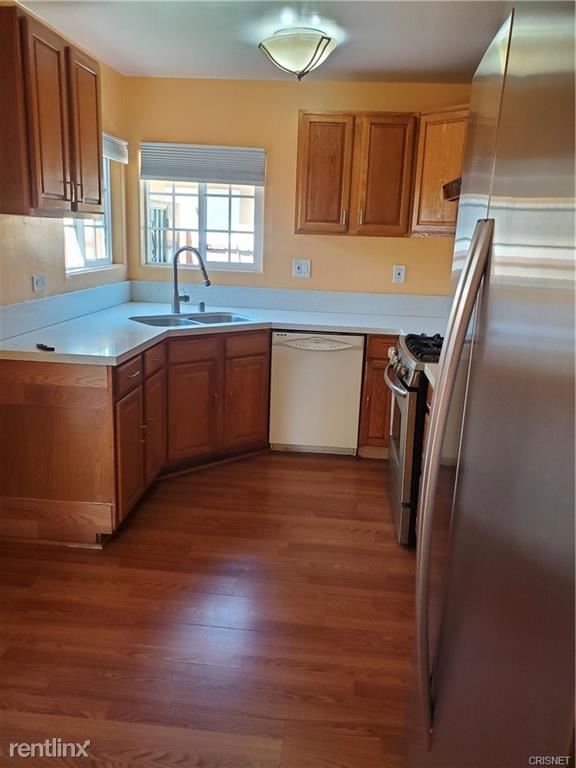 Building Photo - 3 br, 2 bath House - 18308 Saticoy St