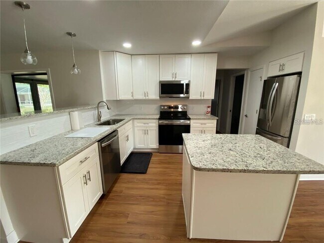 Building Photo - 3892 Suburban Ln