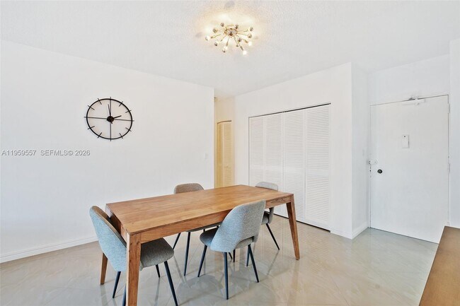 Foto del edificio - 1985 S Ocean Dr