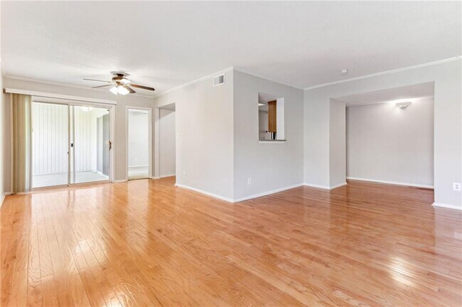 Foto del edificio - 3301 Henderson Mill Rd