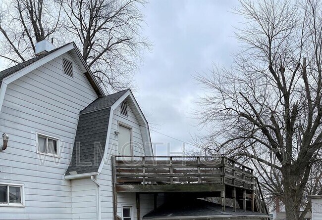 Building Photo - 210 Whitlock Ave