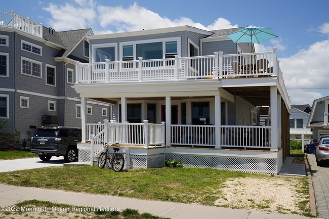 Building Photo - 2010 Ocean Ave