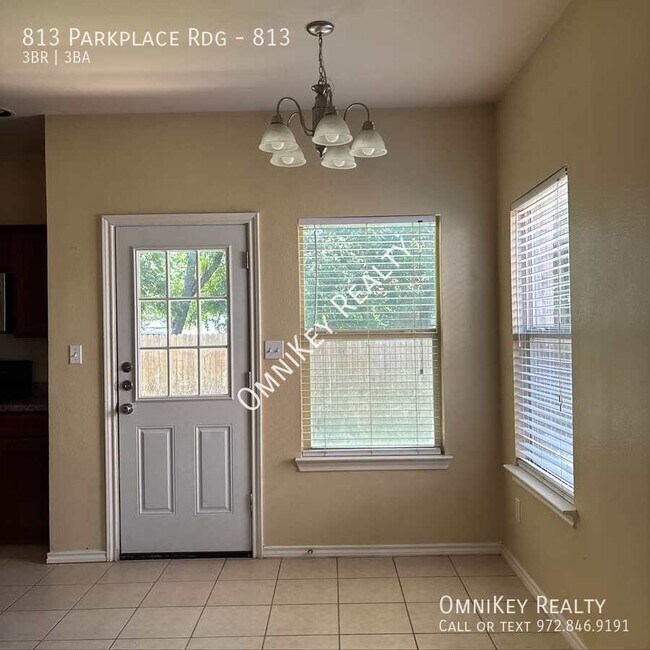 Foto del edificio - 813 Parkplace Ridge
