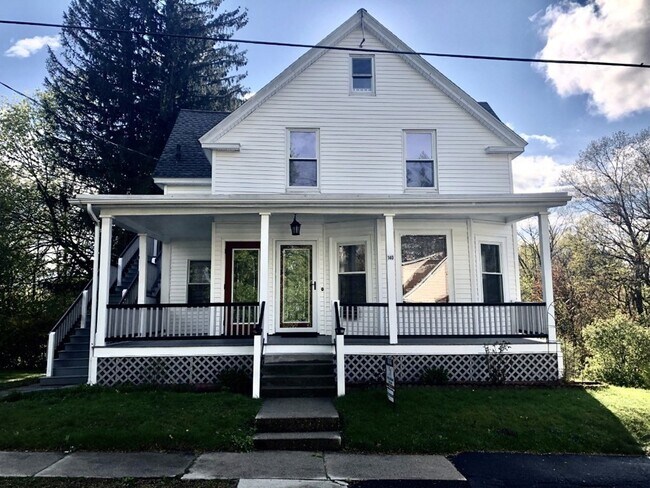 Building Photo - 140 Willow St
