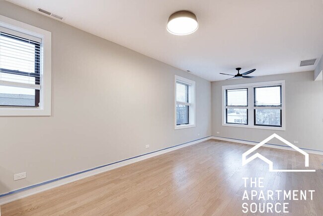 Foto del edificio - 4409 N Seeley Ave