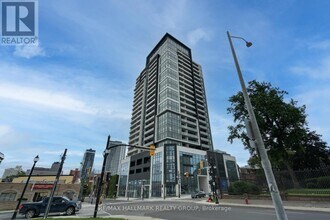 Building Photo - 15 Queen St S