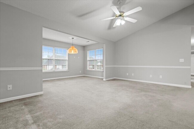 Foto del edificio - 529 3rd Loop Rd