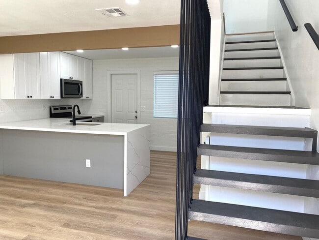 Interior Photo - The Grayson2
