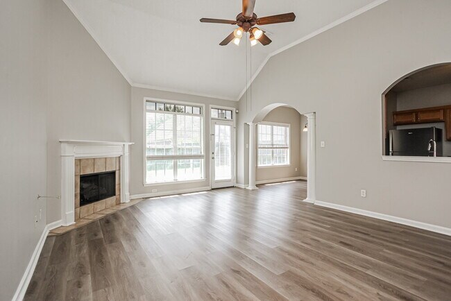 Foto del edificio - 10183 Tall Hickory