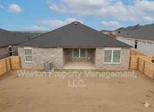 Building Photo - 5901 Bradford Pear Ln