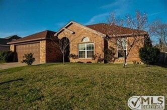 Building Photo - 540 Barbara Jean Ln