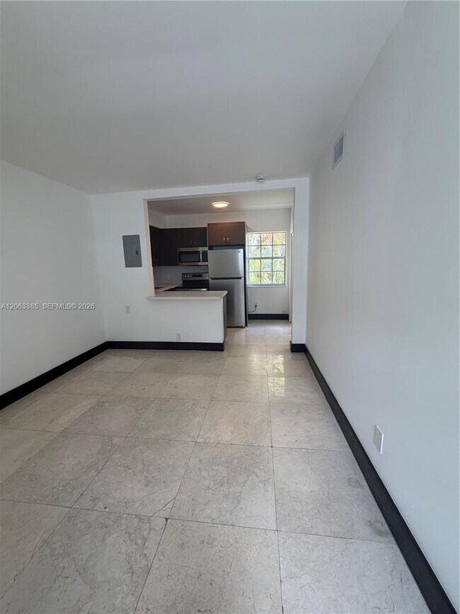 Foto del edificio - 551 NE 62nd St