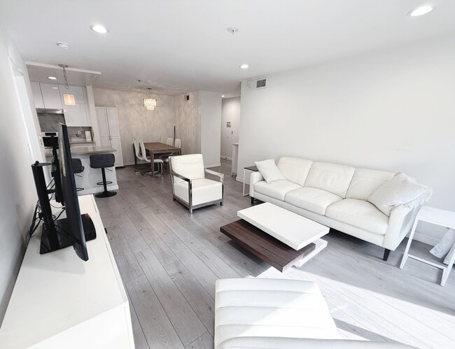 Foto del edificio - 222 S Central Ave