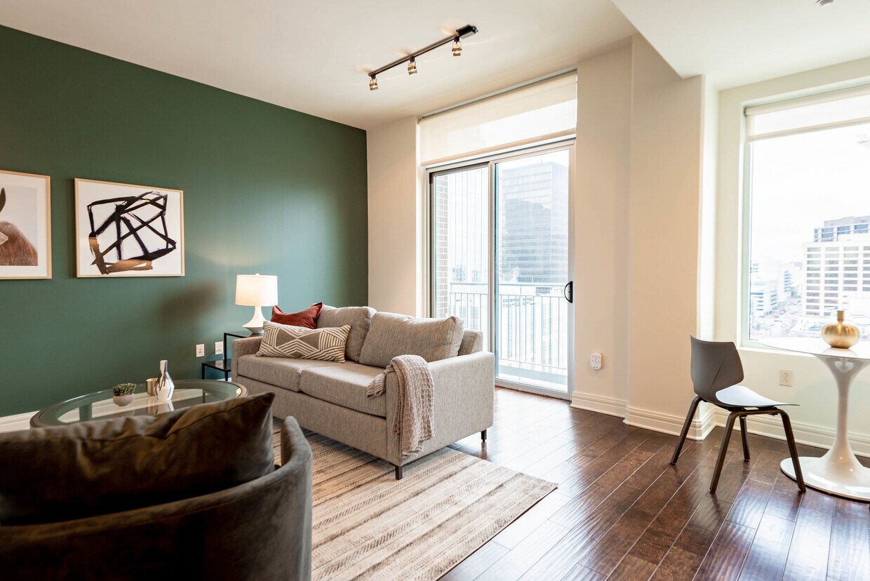 Foto principal - 301 Brazos St